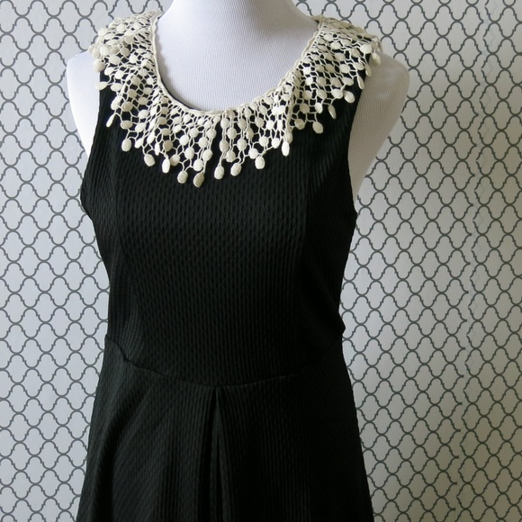 Free People Embroidered Neck Open Back Sleeveless Black Dress - Size Small - Picture 3 of 7